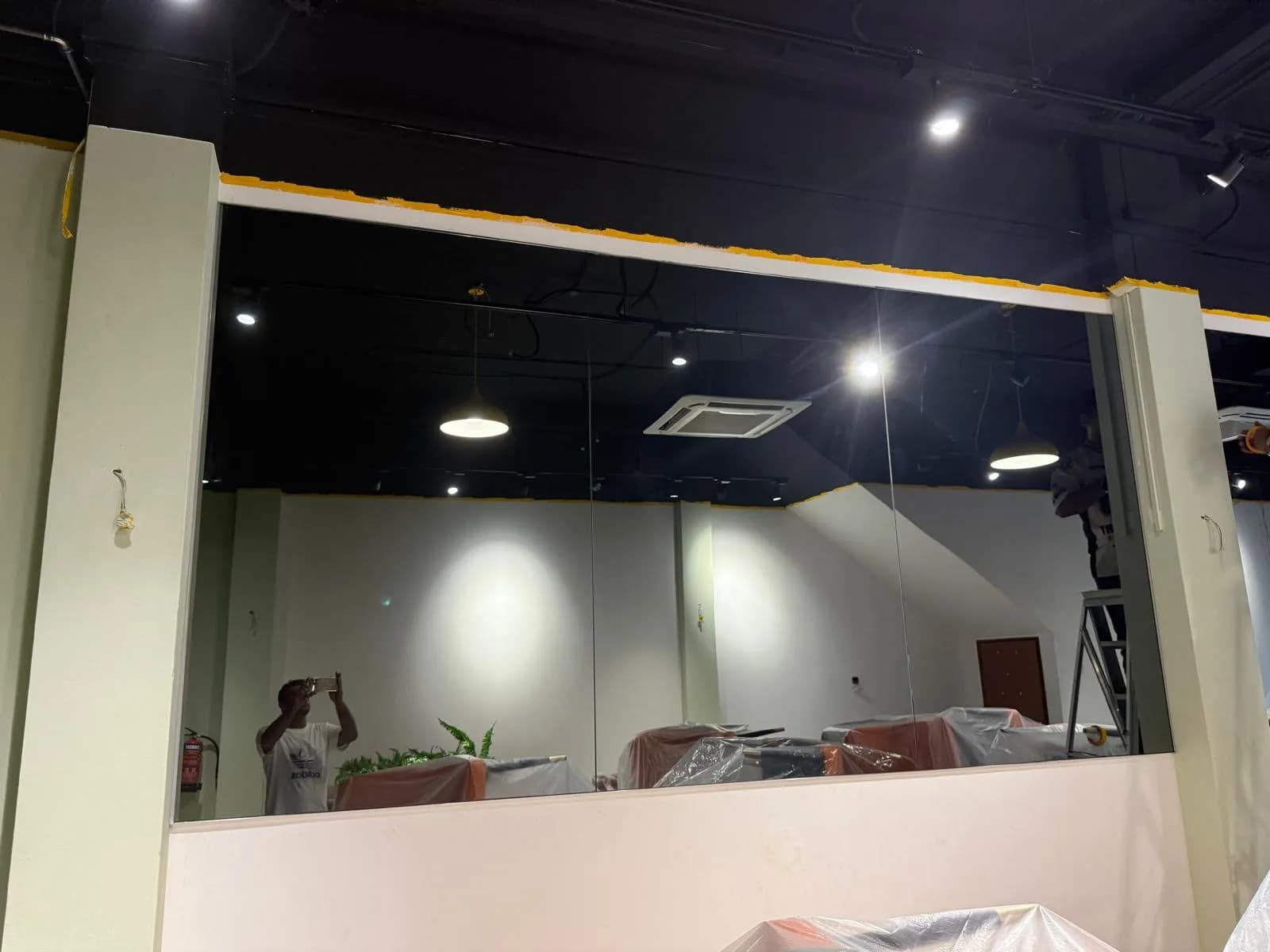 Salon & Retail Mirrors